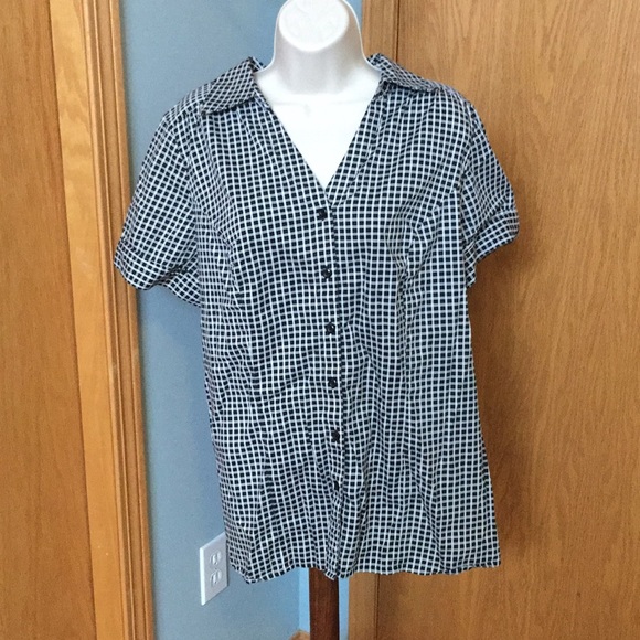 Lane Bryant Tops - Lane Bryant Botton-up short sleeve shirt size 20